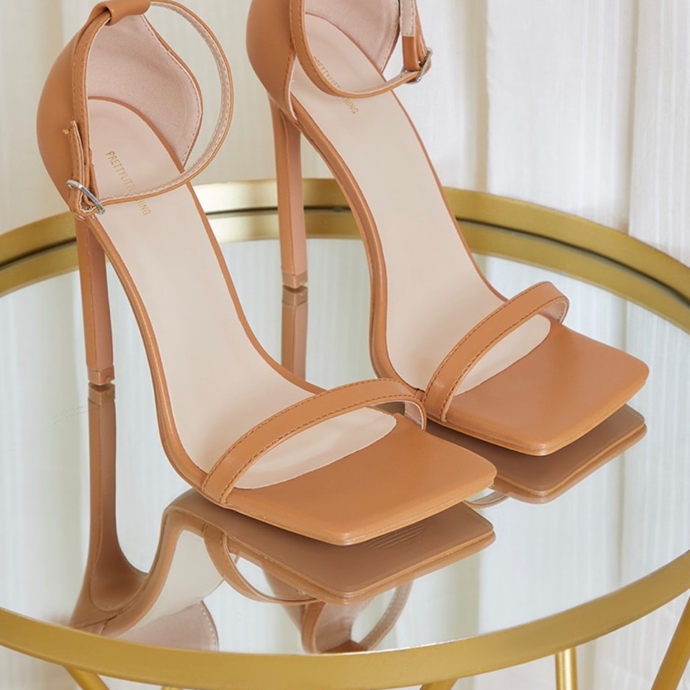 PLT STAPPY SQUARE HEEL
